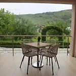 Nano بيرات