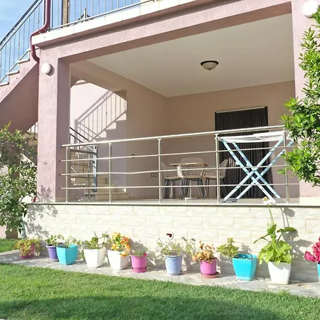 Nano Guest house *